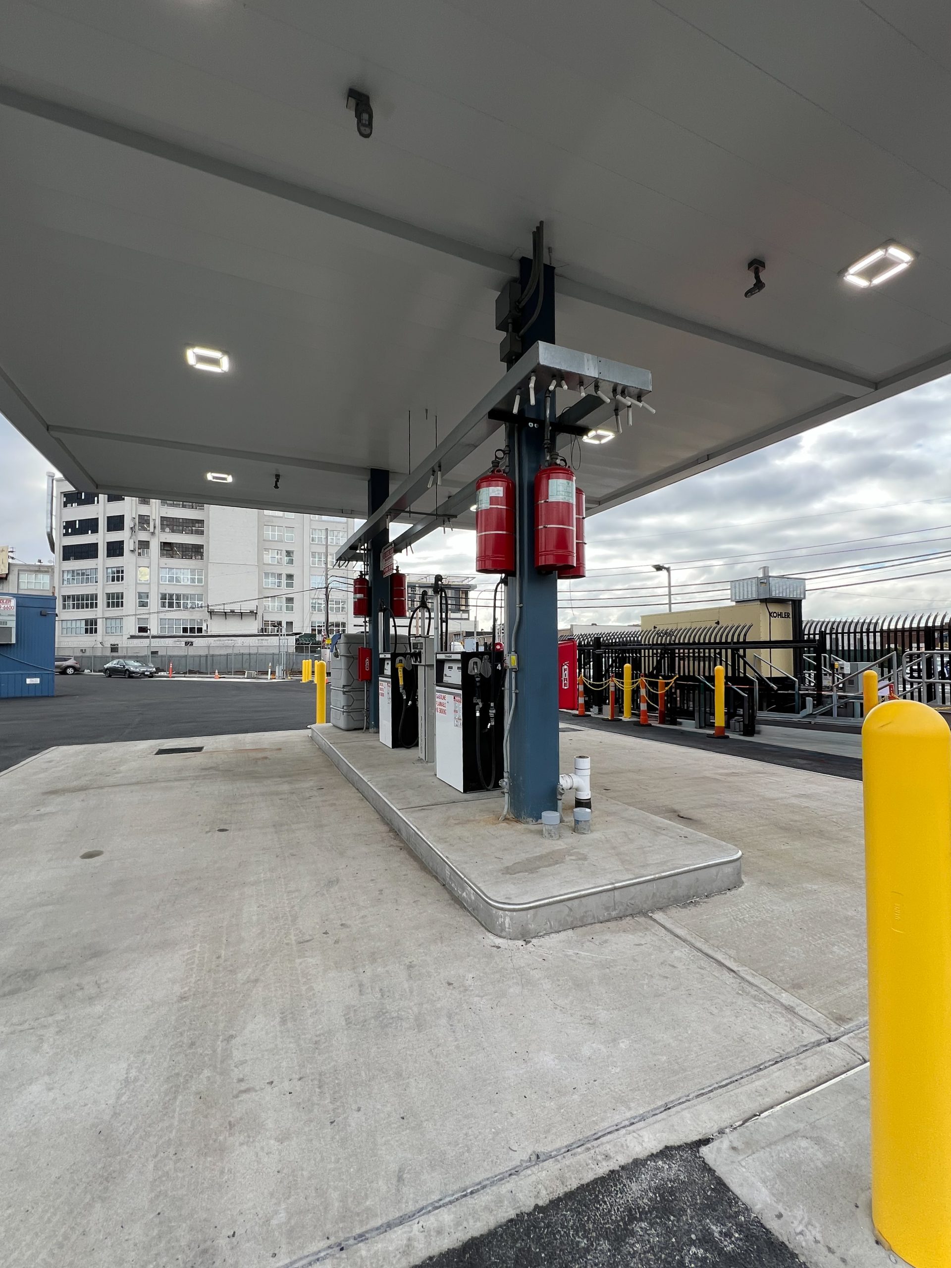 Queens–Midtown Tunnel Refueling Station and Queens Service Building